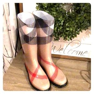 Like new Burberry rain boots. Used once.